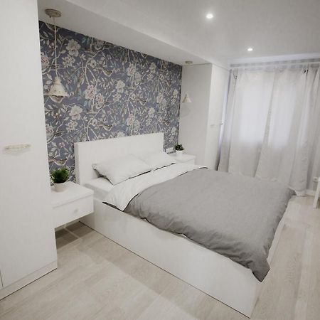 Shale Na Polotskoy Villa Babrujsk Exteriör bild
