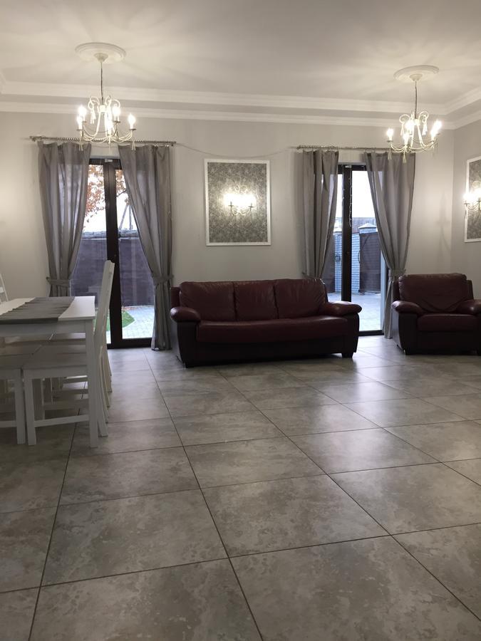 Shale Na Polotskoy Villa Babrujsk Exteriör bild