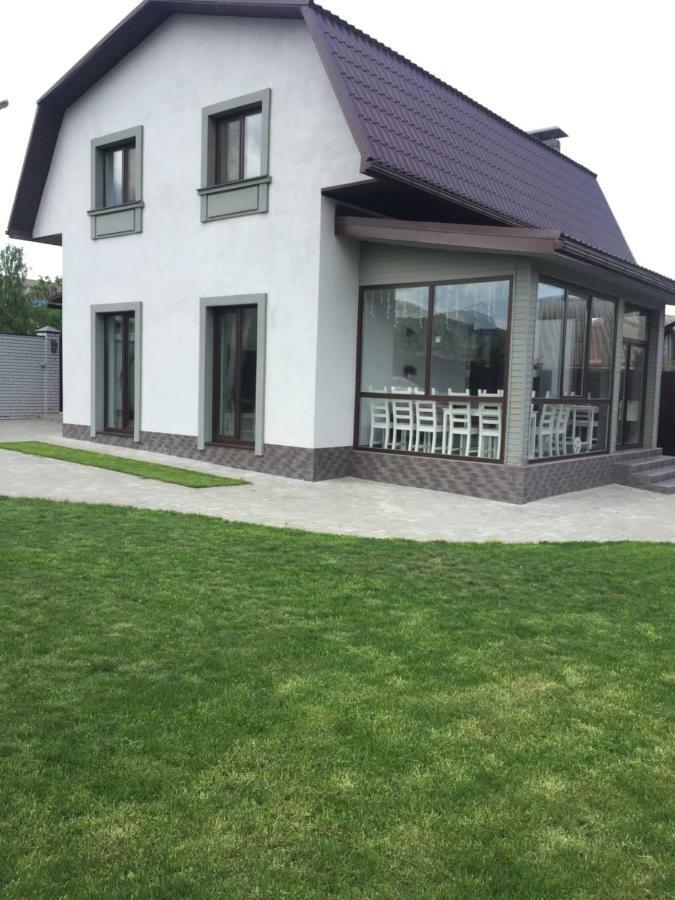 Shale Na Polotskoy Villa Babrujsk Exteriör bild